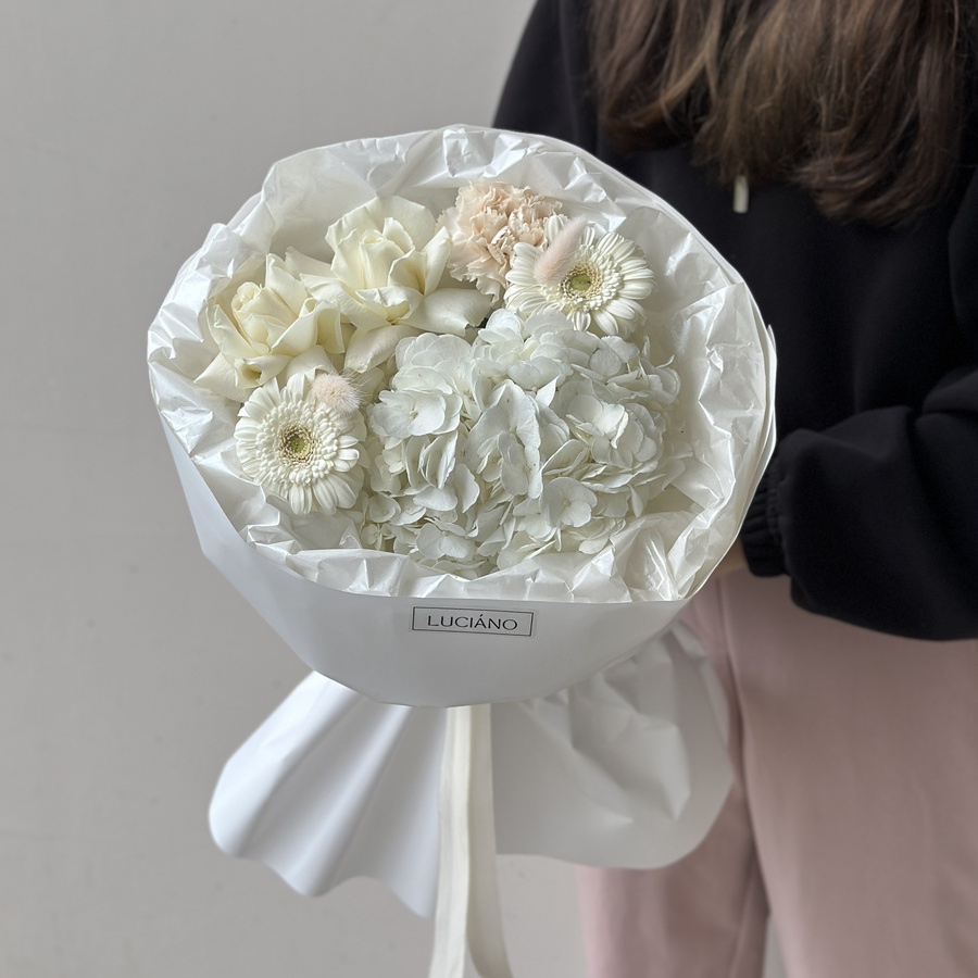 Авторский букет с гермини и гортензией