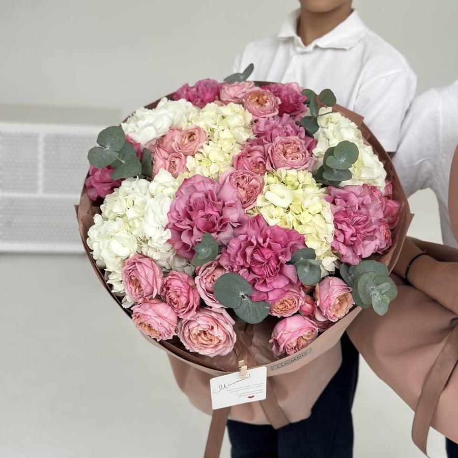 Авторский букет с розами Juliet