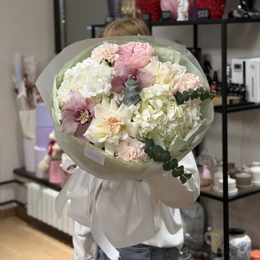 Авторский букет с цимбидиумом