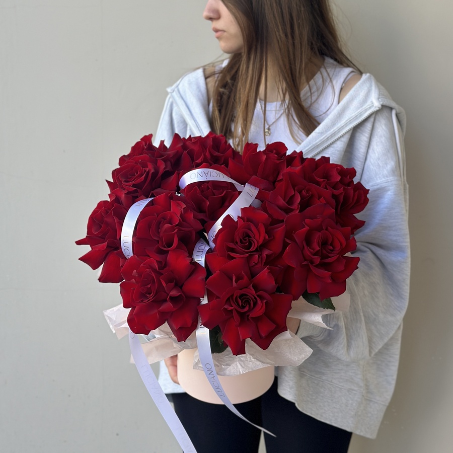 Композиция в боксе из французских роз Explorer