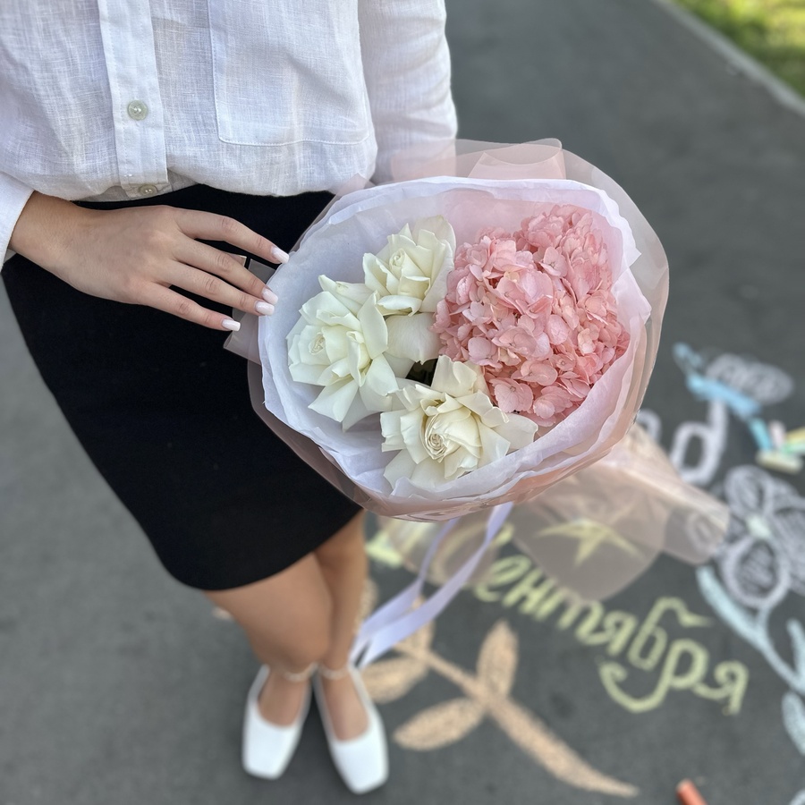 Дуо букет из французских роз и гортензии