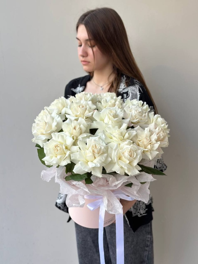 Композиция из белых французских роз Playa Blanka