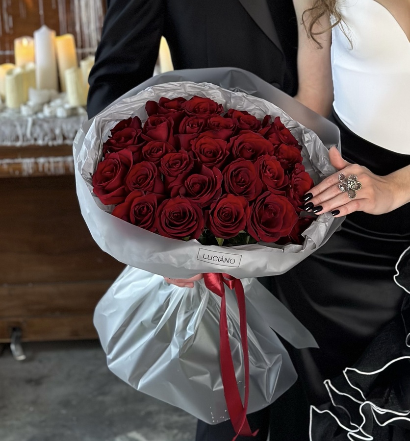 Моно букет из роз Explorer - 25 шт