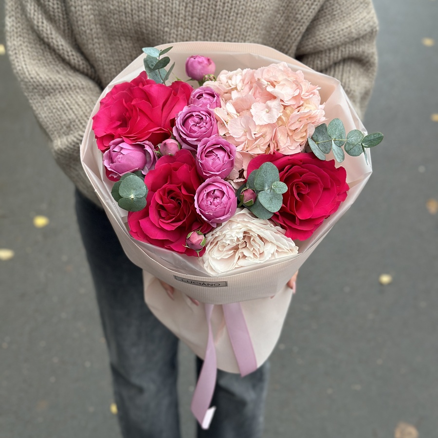 Авторский букет с французскими розами сорта Gotcha