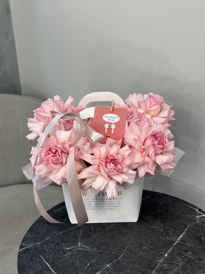 Моно композиция из французски роз Pink O'Hara