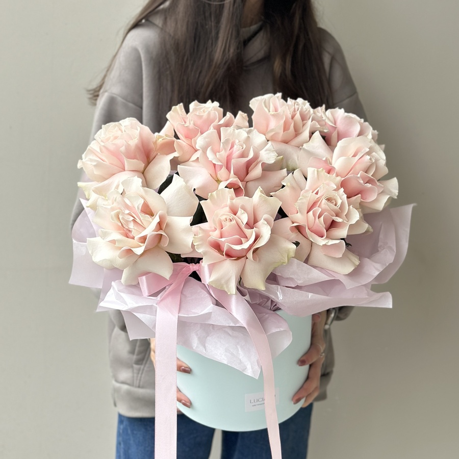 Моно композиция из французских роз Pink Mondial - 9 шт